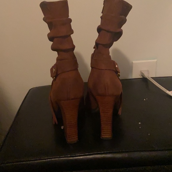 Heels - Picture 3 of 3